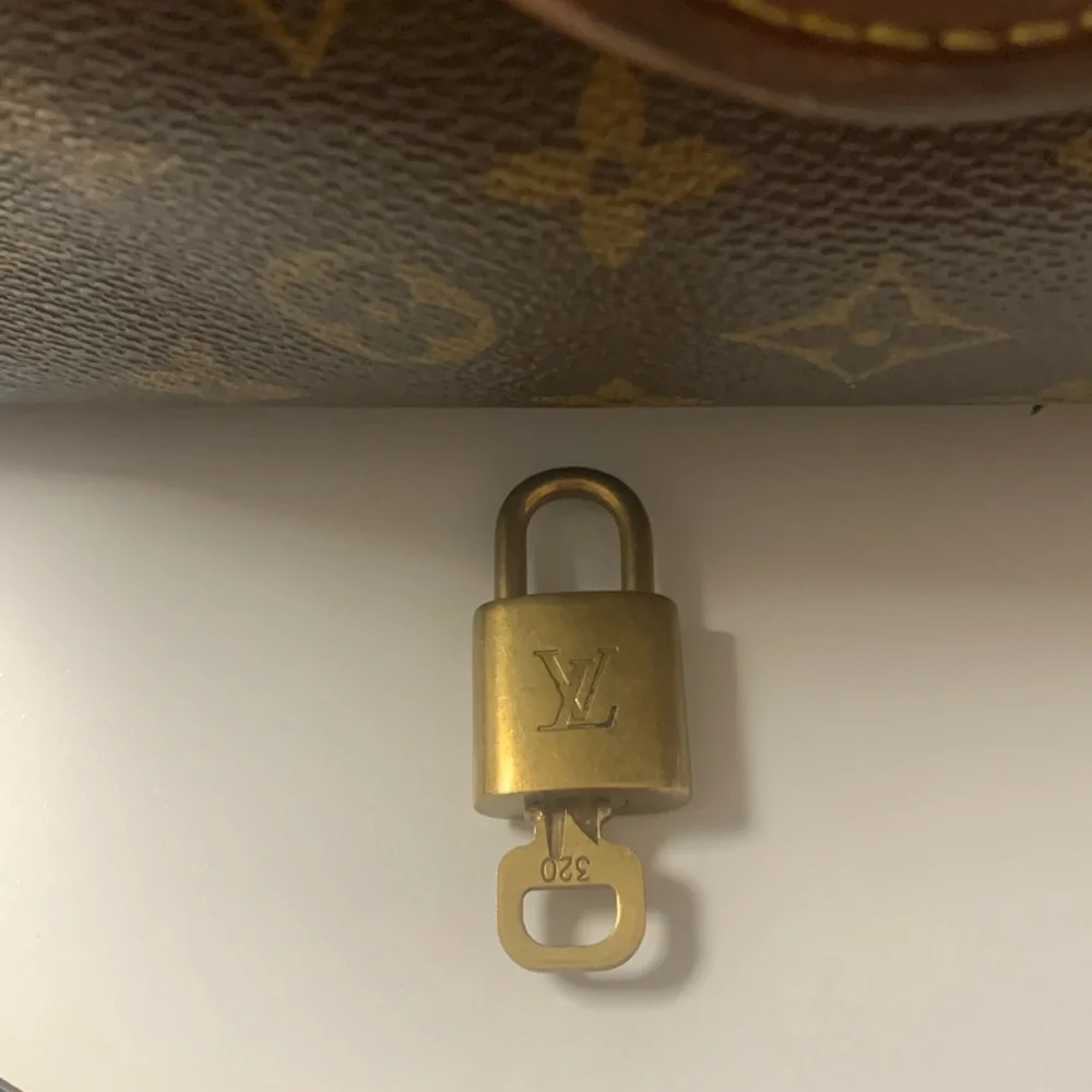 Louis Vuitton Monogram Speedy 25 Bag - Picture 16 of 16